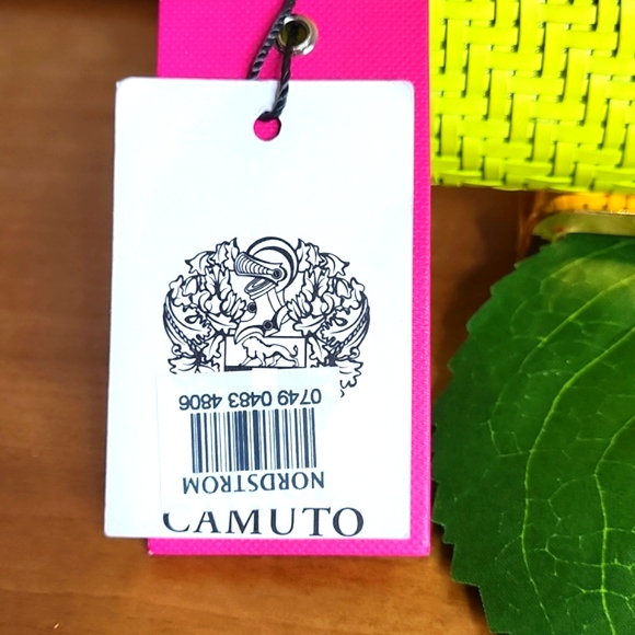 Vince Camuto NWT Bright Yellow Woven Horn Clutch W/Removable Chain Strap - Picture 7 of 12